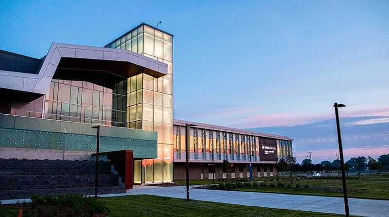 Lambton_College_about_the_school