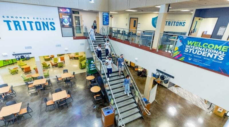 edmonds-college-campus-life